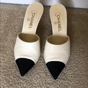 Chanel ivory black heels
